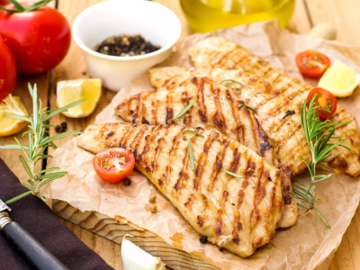 Pechuga de pollo con limón y romero