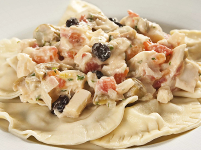 Raviolis de Pollo con Salsa de Palmito